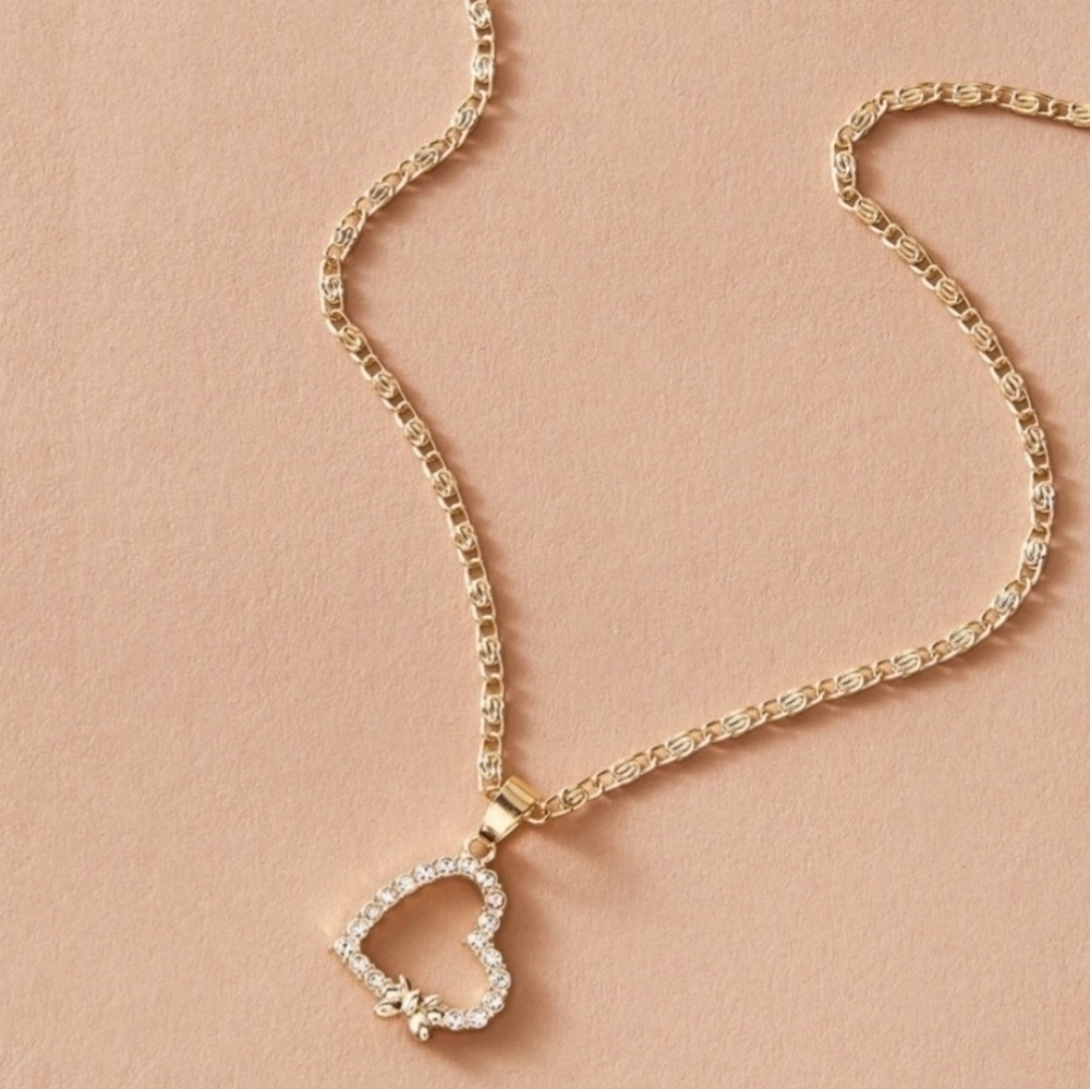 Rhinestone Heart Pendant Necklace
